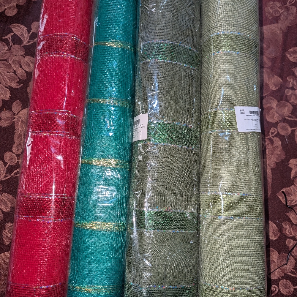 40 yards of 21" deco mesh in 4 colors for holiday decor and Christmas wreaths